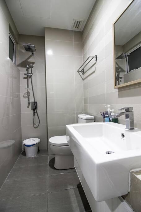 Binjai8 Klcc @ By Shahjalal Suites Куала Лумпур Екстериор снимка